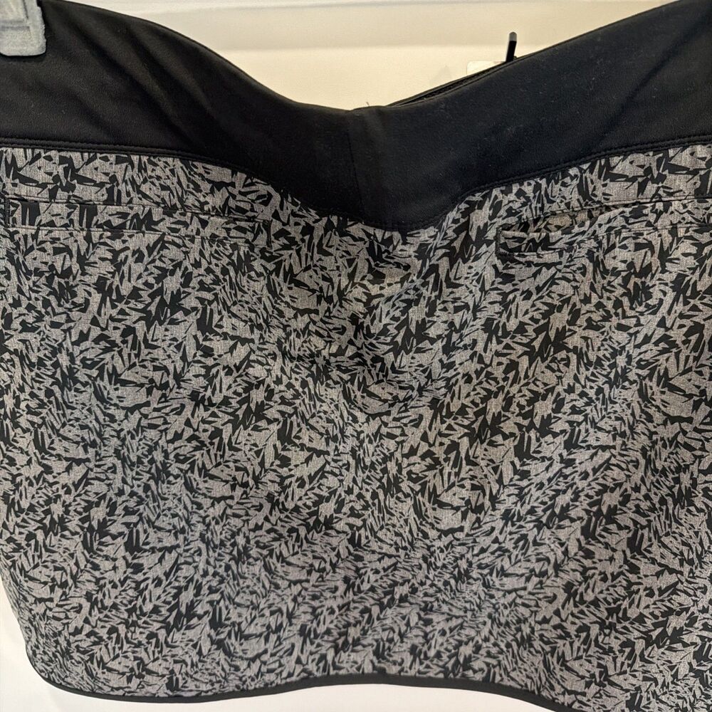 NWT Adidas Womens L Golf Skort Gray Black Print Stretch Athletic Pockets Skirt - Picture 8 of 14